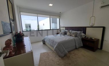 Venta Casa Moderna de Estreno en Urb. La Costa Samborondón