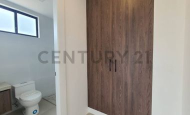 Venta Casa Moderna de Estreno en Urb. La Costa Samborondón