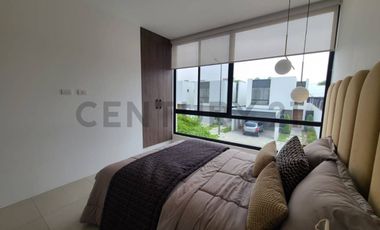 Venta Casa Moderna de Estreno en Urb. La Costa Samborondón