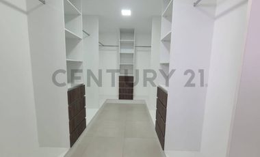 Venta Casa Moderna de Estreno en Urb. La Costa Samborondón