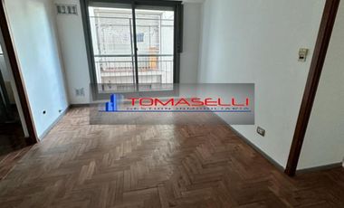 ALQUILER - APTO PROFESIONAL - DEPARTAMENTO 2 AMBIENTES CON BALCON y LAVADERO -