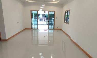 3 Bedroom House for sale at Chok Varee Home