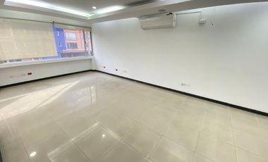OFICINA EN ARRIENDO UBICADA EN EL POBLADO SECTOR AGUACATALA
