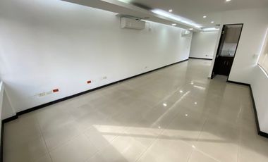 OFICINA EN ARRIENDO UBICADA EN EL POBLADO SECTOR AGUACATALA