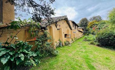 Vendo espectacular casa colonial en prestigioso conjunto cerrado, La Calera