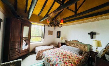 Vendo espectacular casa colonial en prestigioso conjunto cerrado, La Calera
