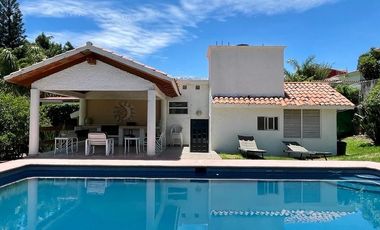 Casa y Bungalow en Venta en Lomas de Cocoyoc; Morelos