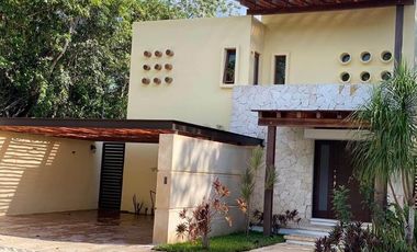 Bonita casa en venta en Villa Nautilus dentro de  Aldea Zamá, Tulum, Qroo.