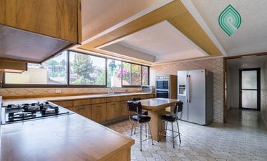 CASA CON JARDIN EN BOSQUES DE LAS LOMAS VENTA O RENTA