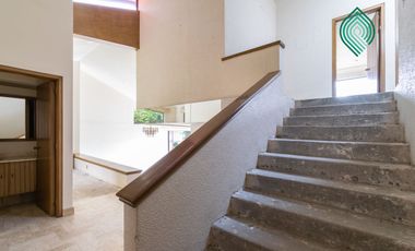 CASA CON JARDIN EN BOSQUES DE LAS LOMAS VENTA O RENTA