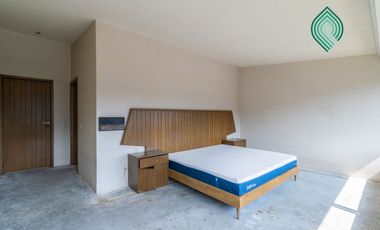 CASA CON JARDIN EN BOSQUES DE LAS LOMAS VENTA O RENTA