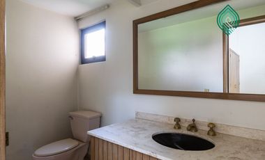 CASA CON JARDIN EN BOSQUES DE LAS LOMAS VENTA O RENTA