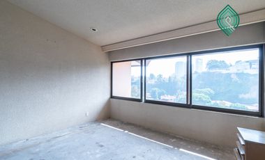 CASA CON JARDIN EN BOSQUES DE LAS LOMAS VENTA