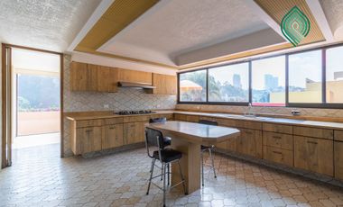 CASA CON JARDIN EN BOSQUES DE LAS LOMAS VENTA O RENTA