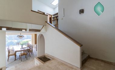 CASA CON JARDIN EN BOSQUES DE LAS LOMAS VENTA