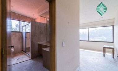 CASA CON JARDIN EN BOSQUES DE LAS LOMAS VENTA O RENTA