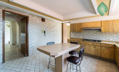 CASA CON JARDIN EN BOSQUES DE LAS LOMAS VENTA O RENTA
