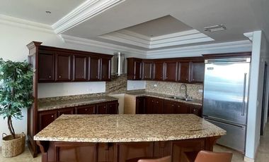 CONDOMINIO EN VENTA CON HERMOSA VISTA AL MAR !!!!!