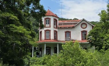 OPORTUNIDAD UNICA, CASA EN VENTA COMO TERRENO A LA ORILLA DEL LAGO DE CHAPALA.