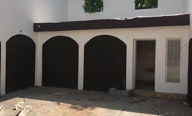 CASA IDEAL PARA OFICINAS PARA REMODELAR,  COL CENTRO