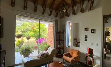 SE VENDE CASA CAMPESTRE BUGALAGRANDE VALLE.