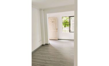 Apartaestudio remodelado en venta en Laureles - Almería (AC)