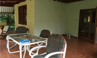 SE VENDE HERMOSA CASA ALTOS DE CERRO AZUL DE DOS PISOS 1317M2 YL