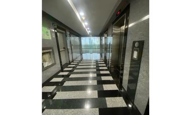 Se vende oficina en calle 50 edificio el tornillo