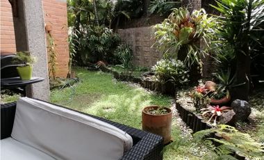 Vendo amplia casa para remodelar en el Poblado los Balsos