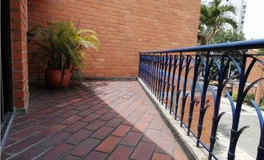 Vendo amplia casa para remodelar en el Poblado los Balsos