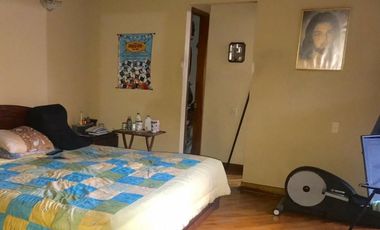 Vendo amplia casa para remodelar en el Poblado los Balsos
