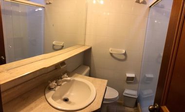 Vendo amplia casa para remodelar en el Poblado los Balsos