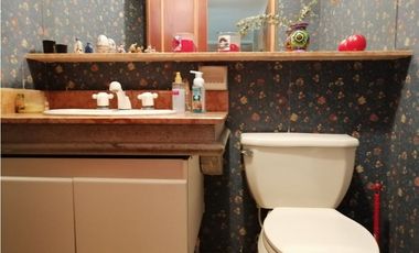 Vendo amplia casa para remodelar en el Poblado los Balsos