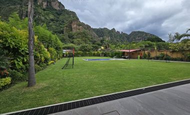 Casa en Venta en Tepoztlán en condominio