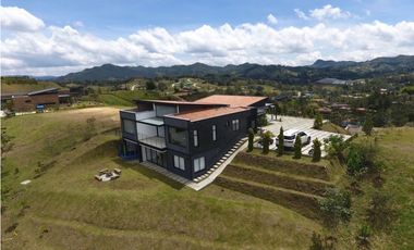 Casa en Parcelación para Arriendo Amoblado en El Retiro Pantanillo