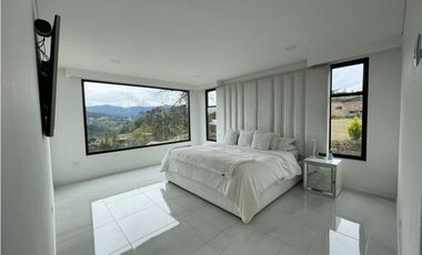 Casa en Parcelación para Arriendo Amoblado en El Retiro Pantanillo