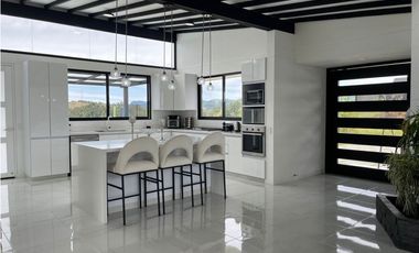 Casa en Parcelación para Arriendo Amoblado en El Retiro Pantanillo