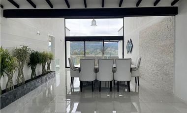 Casa en Parcelación para Arriendo Amoblado en El Retiro Pantanillo