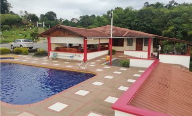 SE VENDE HERMOSA FINCA DE RECREO VIA A ARMENIA