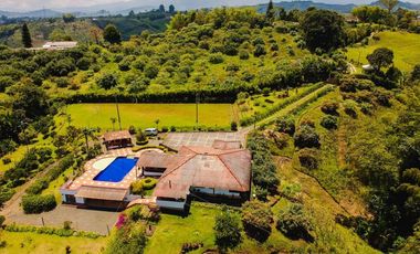 SE VENDE HERMOSA FINCA DE RECREO VIA A ARMENIA