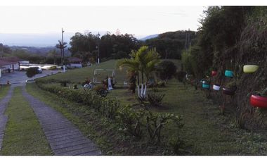 SE VENDE HERMOSA FINCA DE RECREO VIA A ARMENIA
