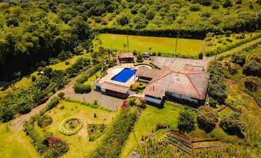 SE VENDE HERMOSA FINCA DE RECREO VIA A ARMENIA