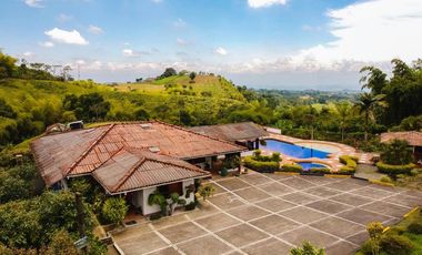 SE VENDE HERMOSA FINCA DE RECREO VIA A ARMENIA