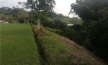 SE VENDE HERMOSA FINCA DE RECREO VIA A ARMENIA