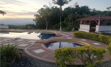 SE VENDE HERMOSA FINCA DE RECREO VIA A ARMENIA