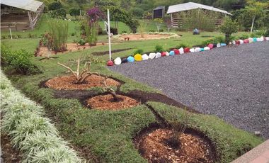 SE VENDE HERMOSA FINCA DE RECREO VIA A ARMENIA