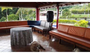 SE VENDE HERMOSA FINCA DE RECREO VIA A ARMENIA