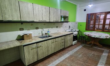 Casa Fondo en venta en Caseros