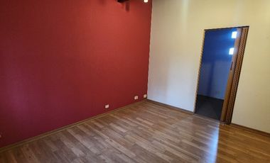 Casa Fondo en venta en Caseros