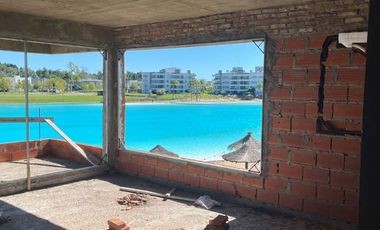 Departamento venta monoambiente cocina integrada y cochera en Lagoon Pilar